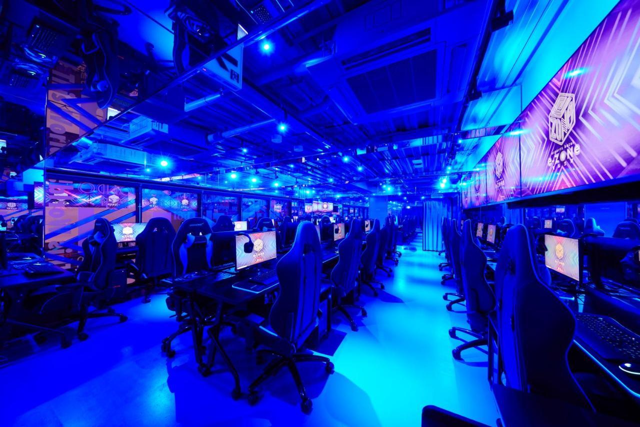 esports hotel e-ZONe 電脳空間 Osaka Buitenkant foto